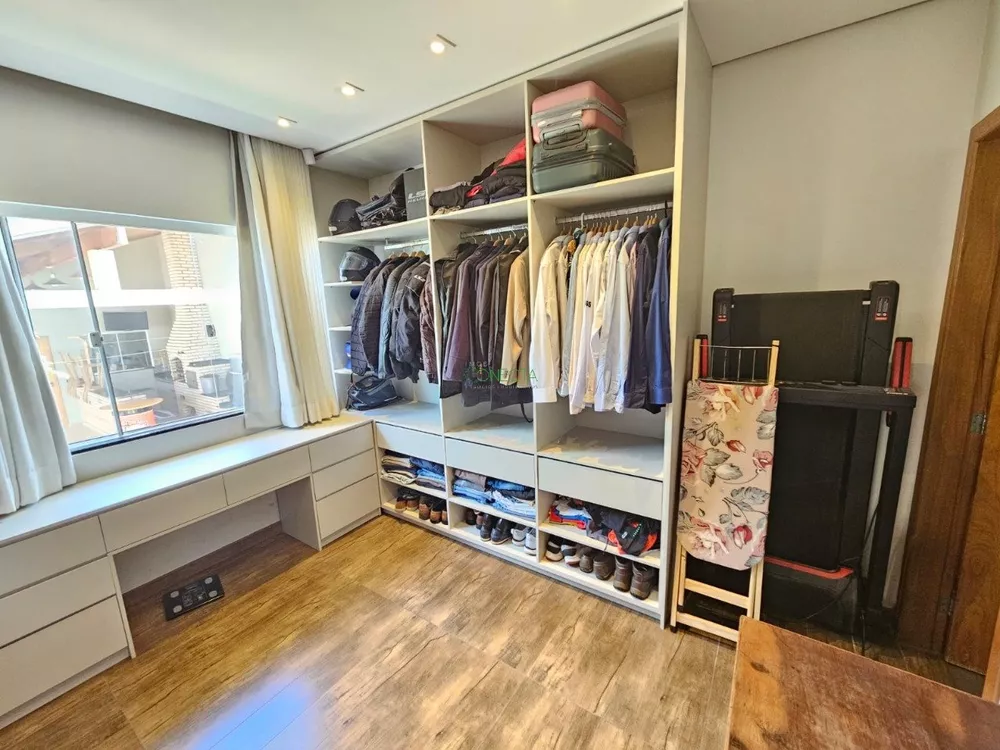 Casa, 3 quartos, 244 m² - Foto 4
