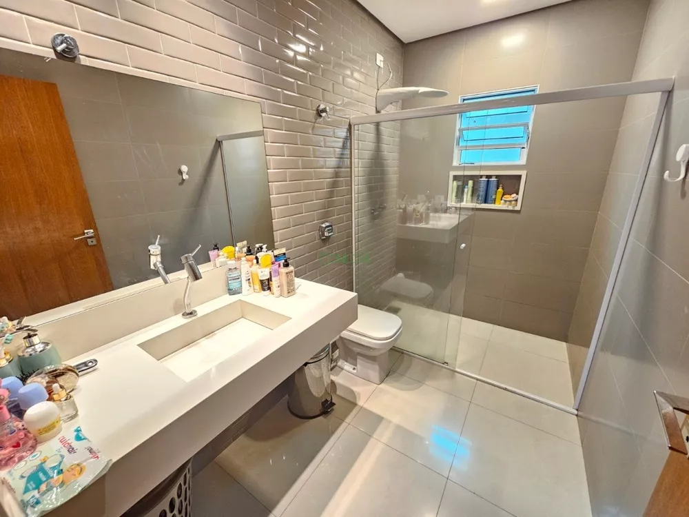 Casa, 3 quartos, 244 m² - Foto 3