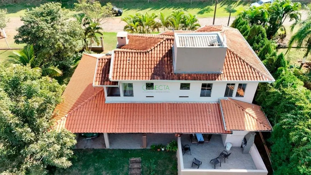 Chácara, 3 quartos, 2500 m² - Foto 1