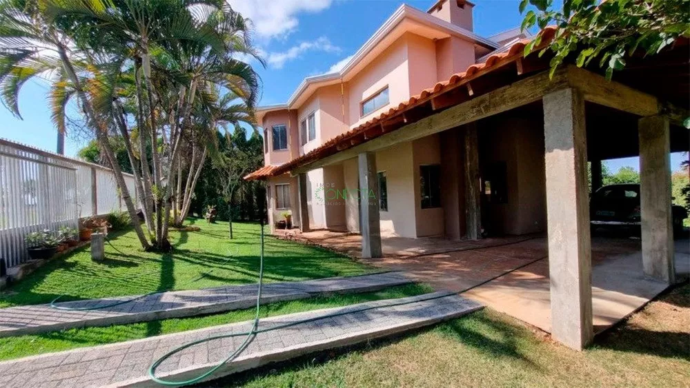 Chácara, 3 quartos, 2500 m² - Foto 1