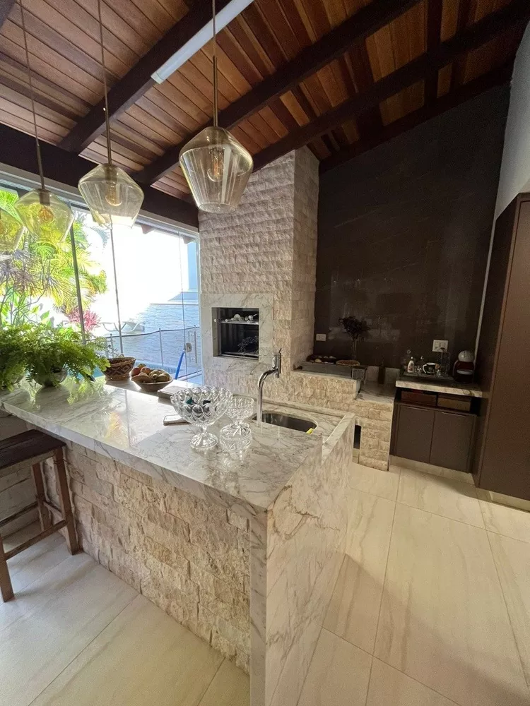 Casa, 4 quartos, 325 m² - Foto 1