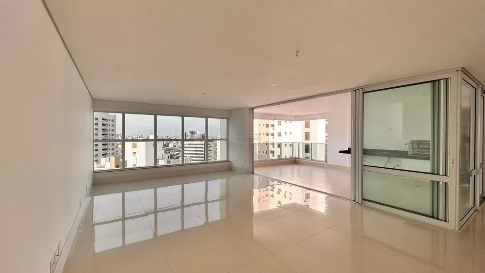 Apartamento, 3 quartos, 214 m² - Foto 1