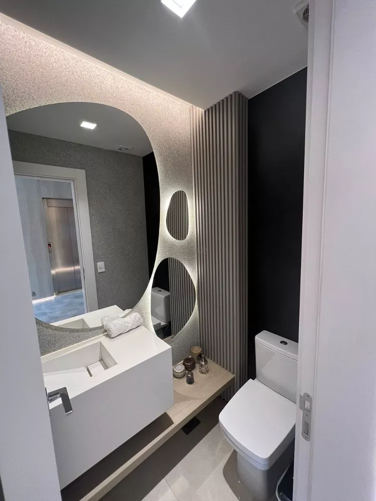 Apartamento, 3 quartos, 216 m² - Foto 1