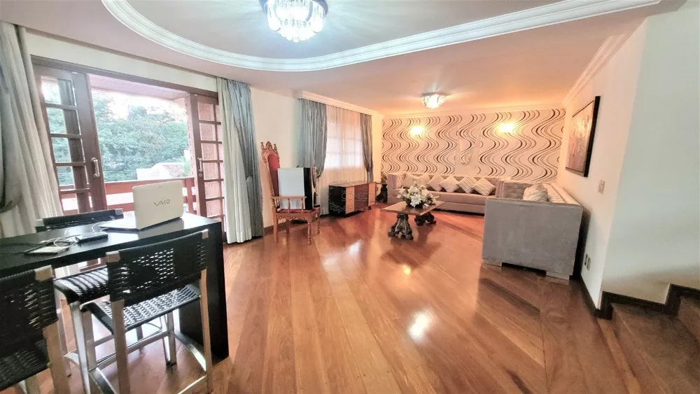 Casa, 5 quartos, 681 m² - Foto 1