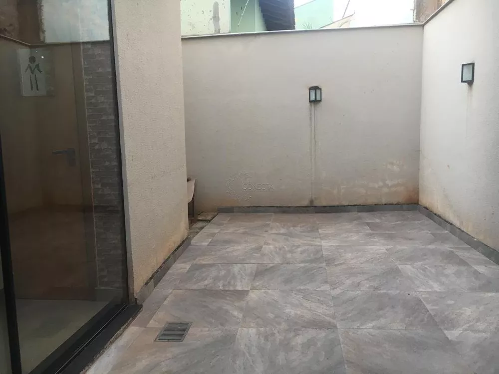 Casa, 3 quartos, 201 m² - Foto 1