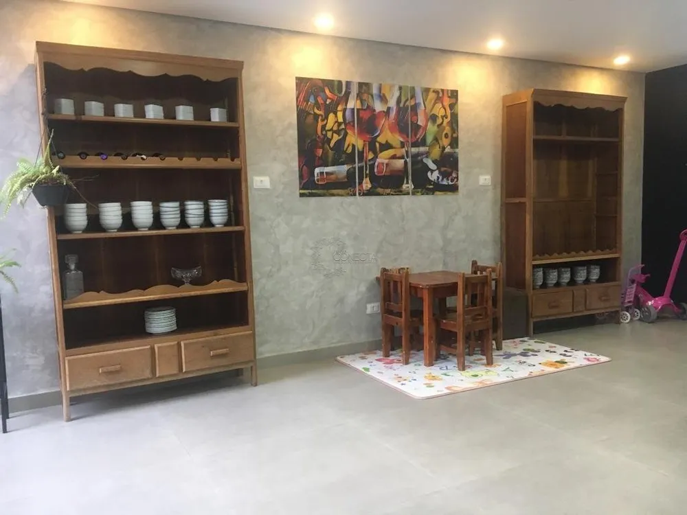 Casa, 3 quartos, 201 m² - Foto 1
