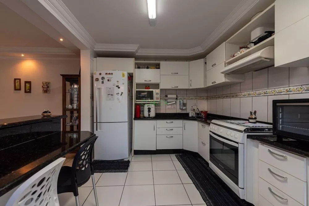 Casa, 3 quartos, 180 m² - Foto 2