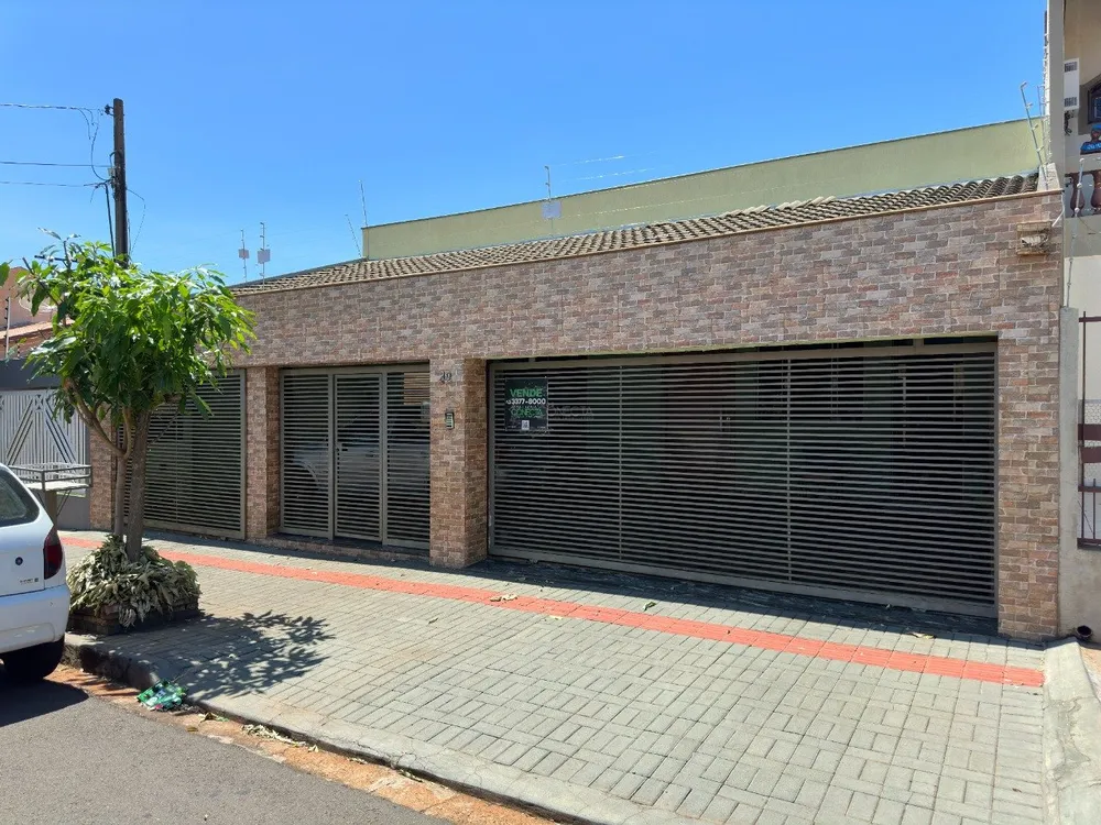 Casa, 6 quartos, 186 m² - Foto 1