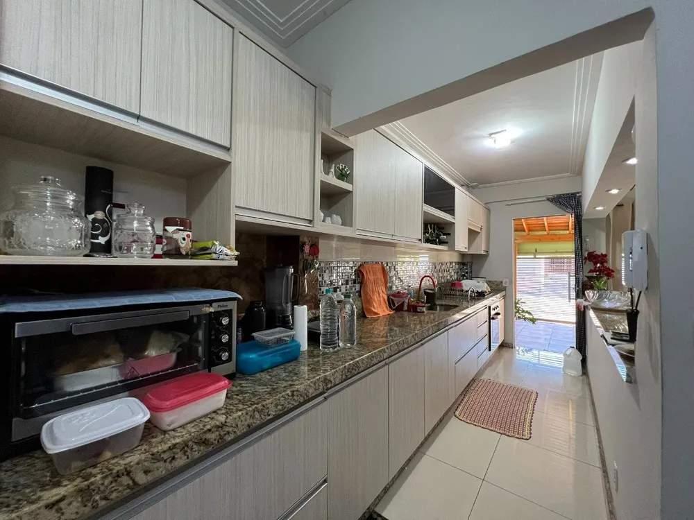 Casa, 6 quartos, 186 m² - Foto 2