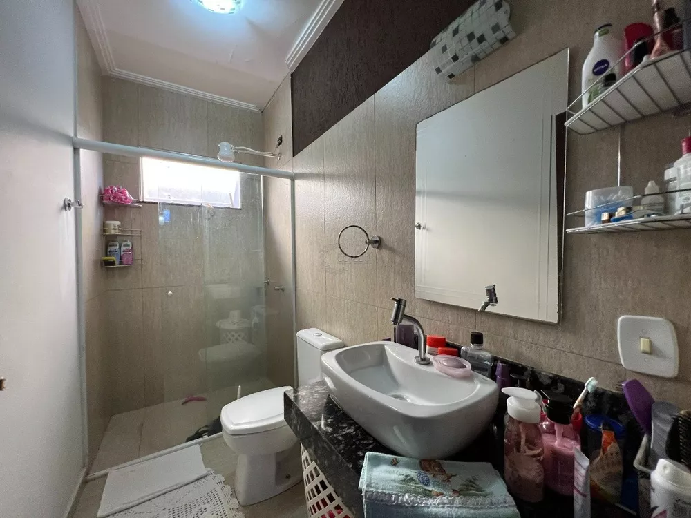 Casa, 6 quartos, 186 m² - Foto 1