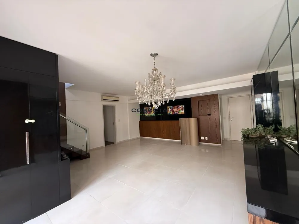 Apartamento, 3 quartos, 203 m² - Foto 1