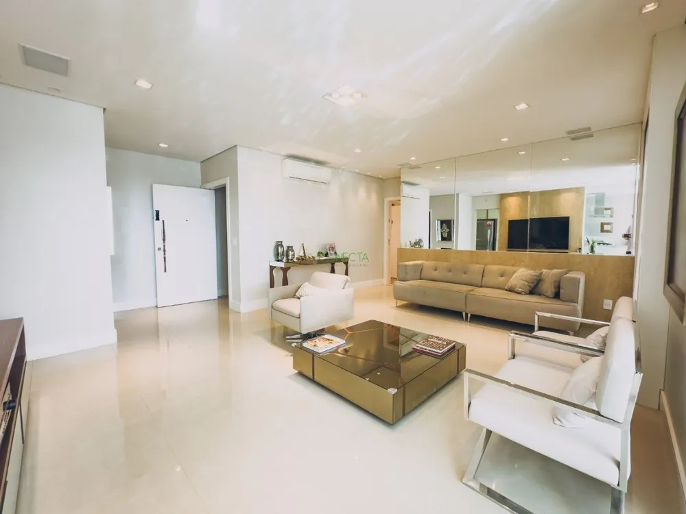 Apartamento, 3 quartos, 220 m² - Foto 1