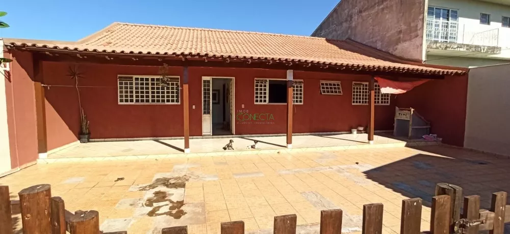 Casa, 4 quartos, 193 m² - Foto 1