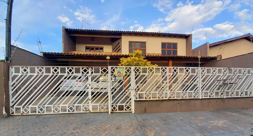 Casa, 4 quartos, 390 m² - Foto 1