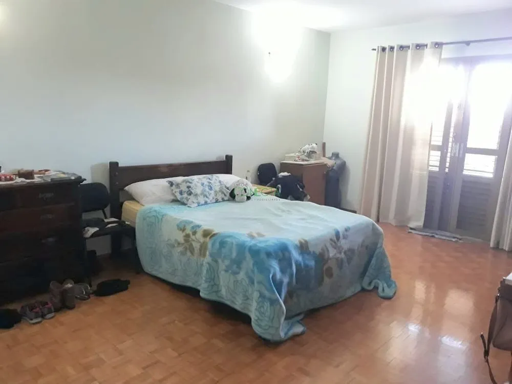 Casa, 3 quartos, 253 m² - Foto 1