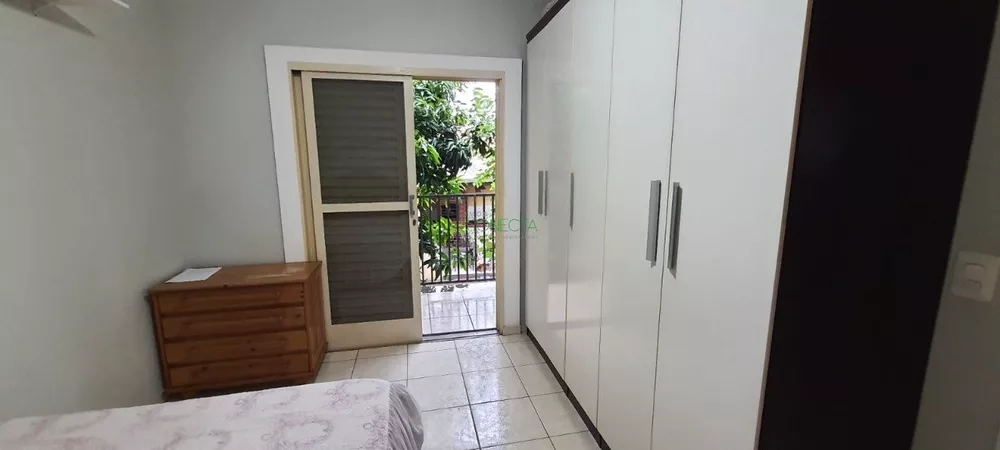 Casa, 3 quartos, 219 m² - Foto 3