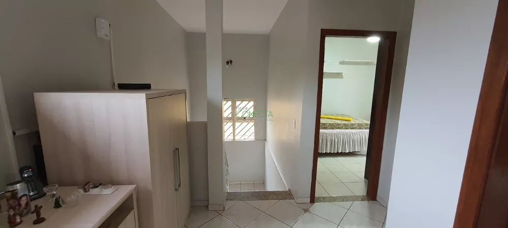 Casa, 3 quartos, 219 m² - Foto 2