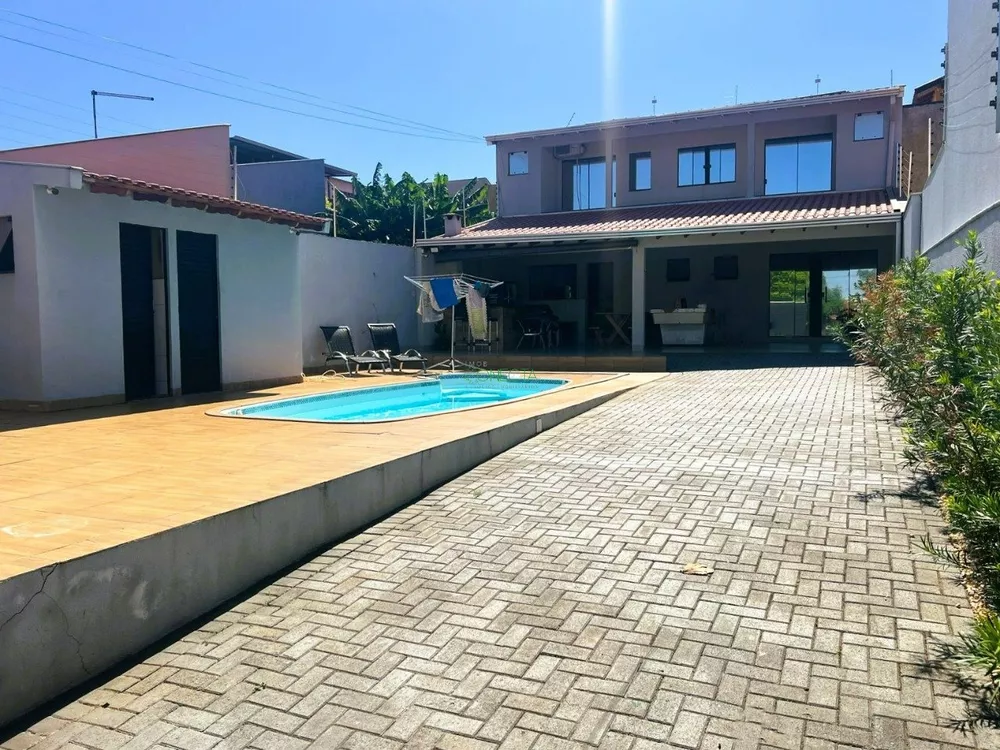 Casa, 3 quartos, 136 m² - Foto 1