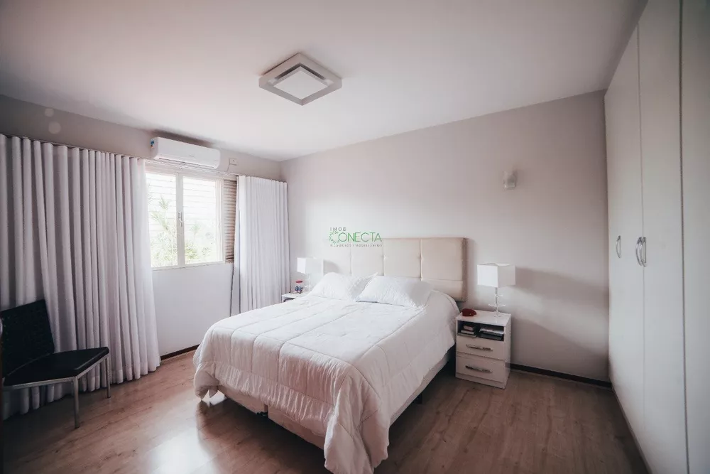 Casa, 4 quartos, 283 m² - Foto 1