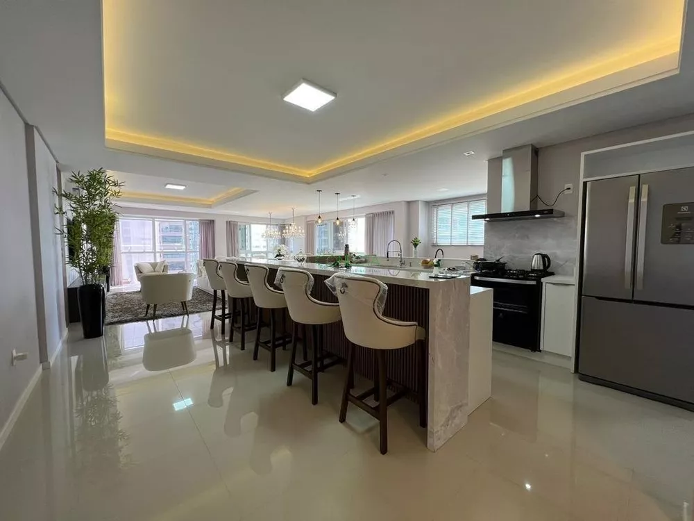 Apartamento, 4 quartos, 225 m² - Foto 1