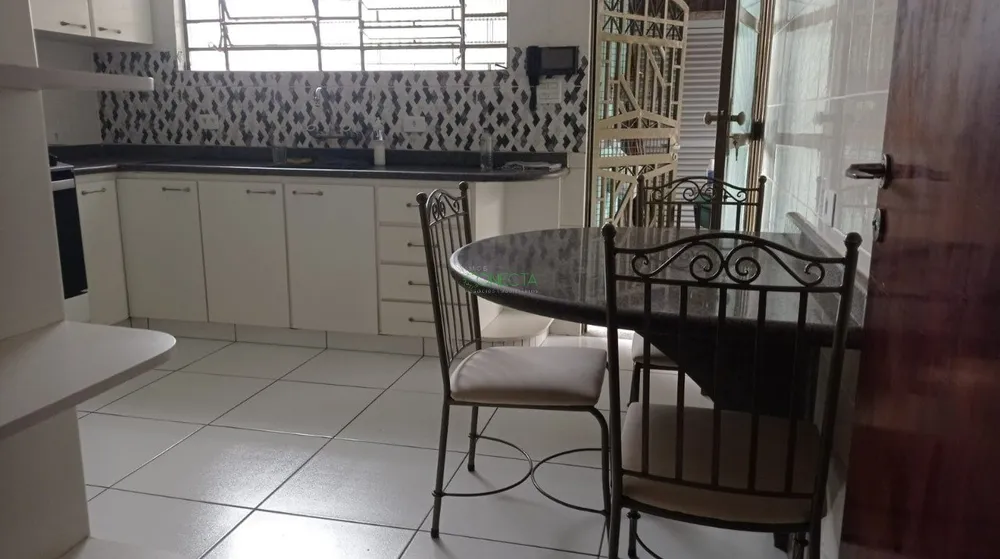 Casa, 3 quartos, 240 m² - Foto 2