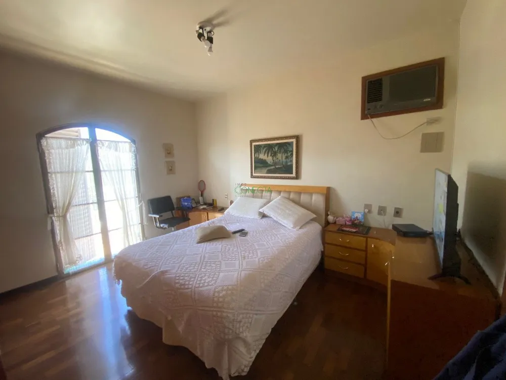 Casa, 3 quartos, 248 m² - Foto 4