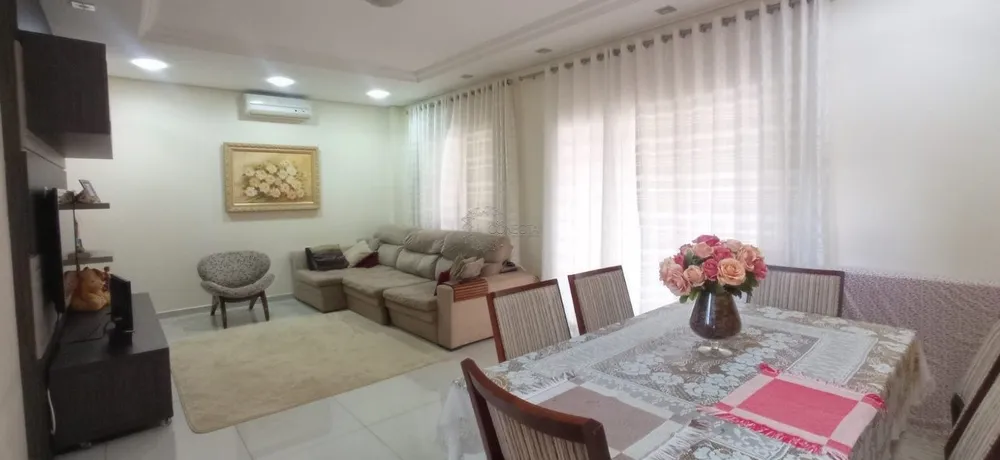 Casa, 3 quartos, 217 m² - Foto 2
