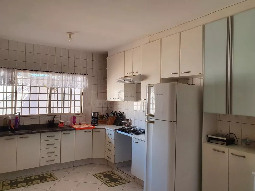 Casa, 3 quartos, 189 m² - Foto 2