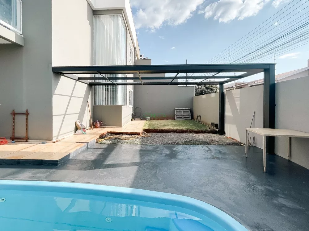 Casa, 4 quartos, 207 m² - Foto 1