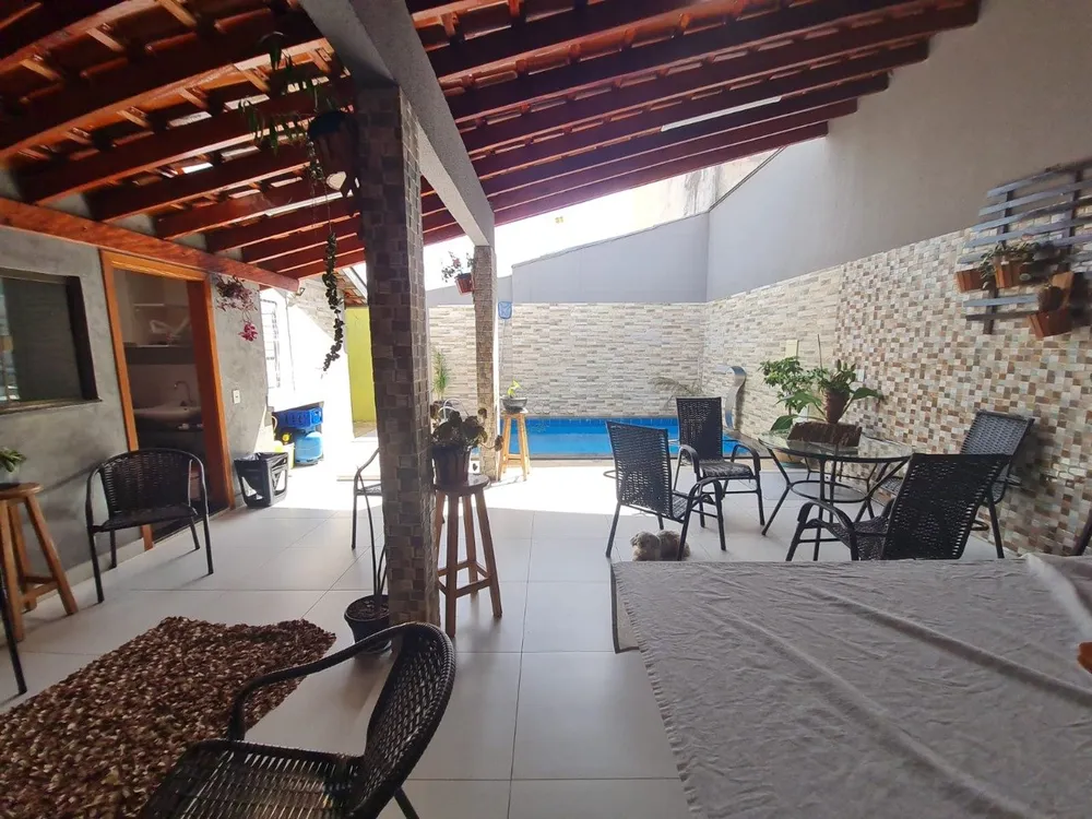 Casa, 3 quartos, 193 m² - Foto 1