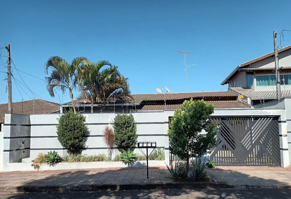 Casa, 4 quartos, 210 m² - Foto 1