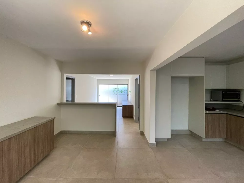 Casa, 3 quartos, 246 m² - Foto 2