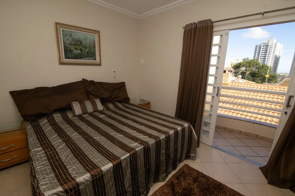 Casa, 3 quartos, 210 m² - Foto 2