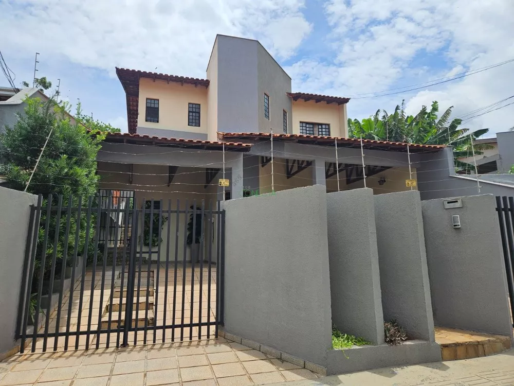 Casa, 3 quartos, 250 m² - Foto 1