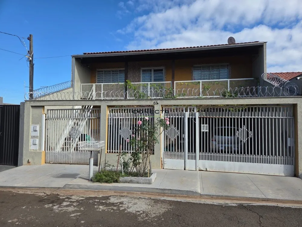 Casa, 4 quartos, 197 m² - Foto 1
