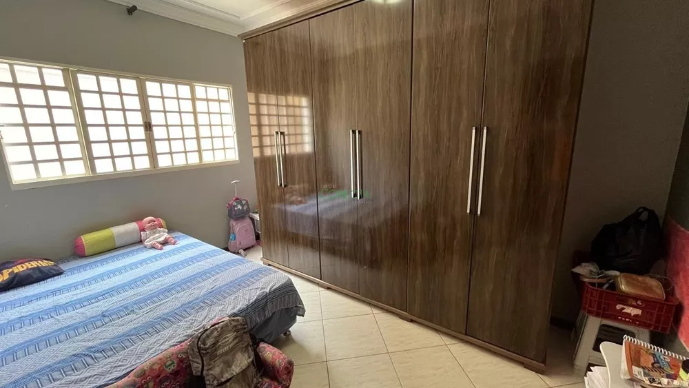 Casa, 4 quartos, 232 m² - Foto 3