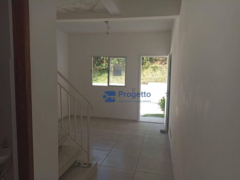 Casa à venda com 2 quartos, 60m² - Foto 10