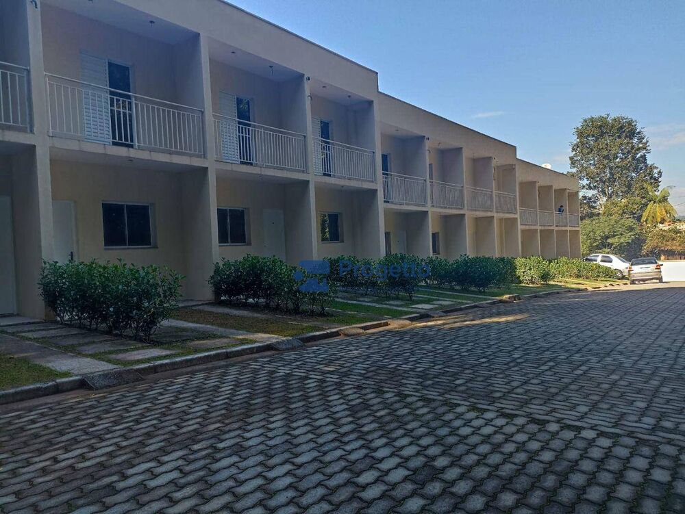 Casa à venda com 2 quartos, 60m² - Foto 2