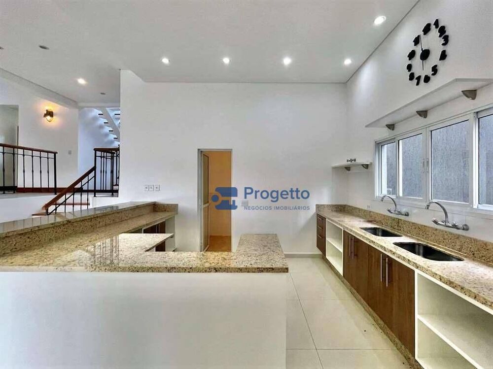 Casa de Condomínio à venda com 3 quartos, 271m² - Foto 4
