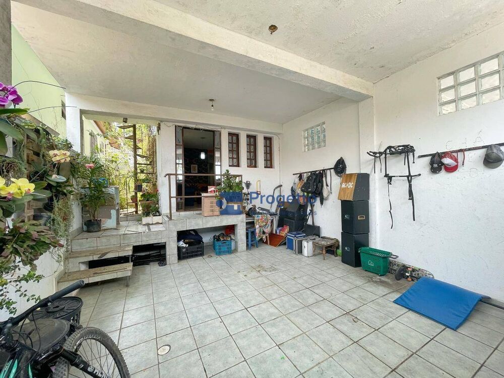 Casa, 3 quartos, 229 m² - Foto 1