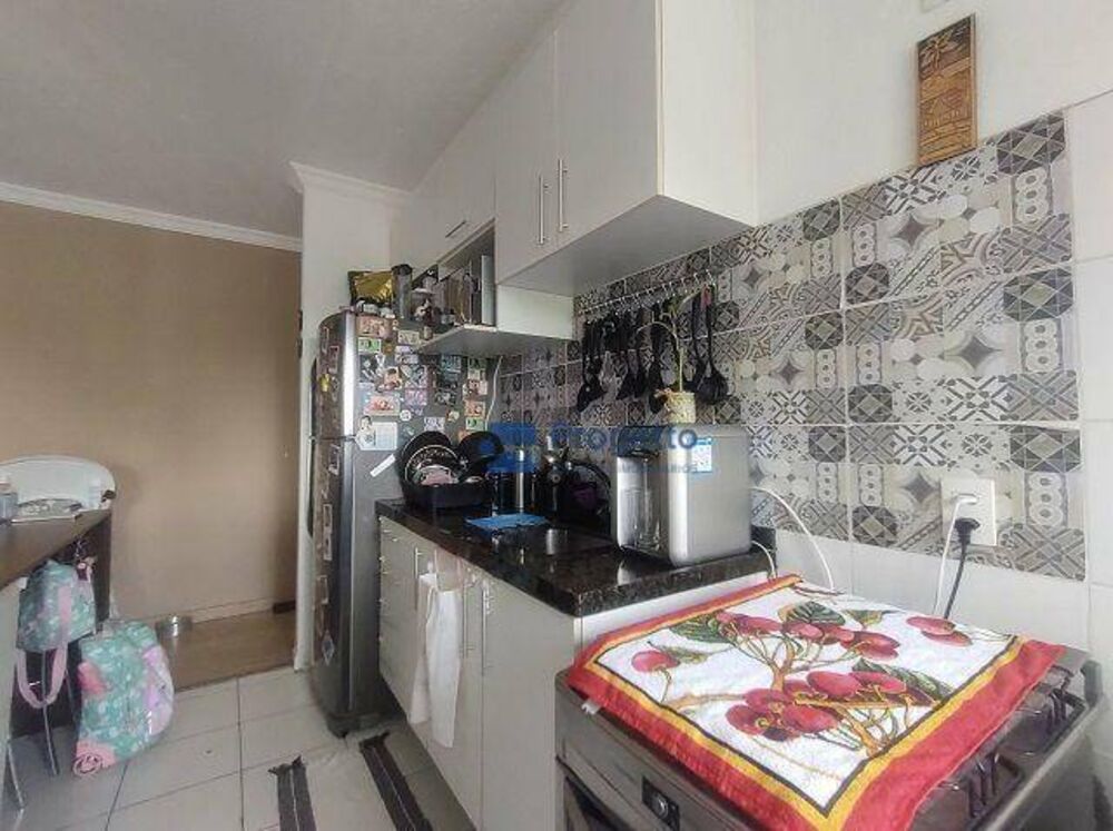 Apartamento à venda com 3 quartos, 74m² - Foto 2
