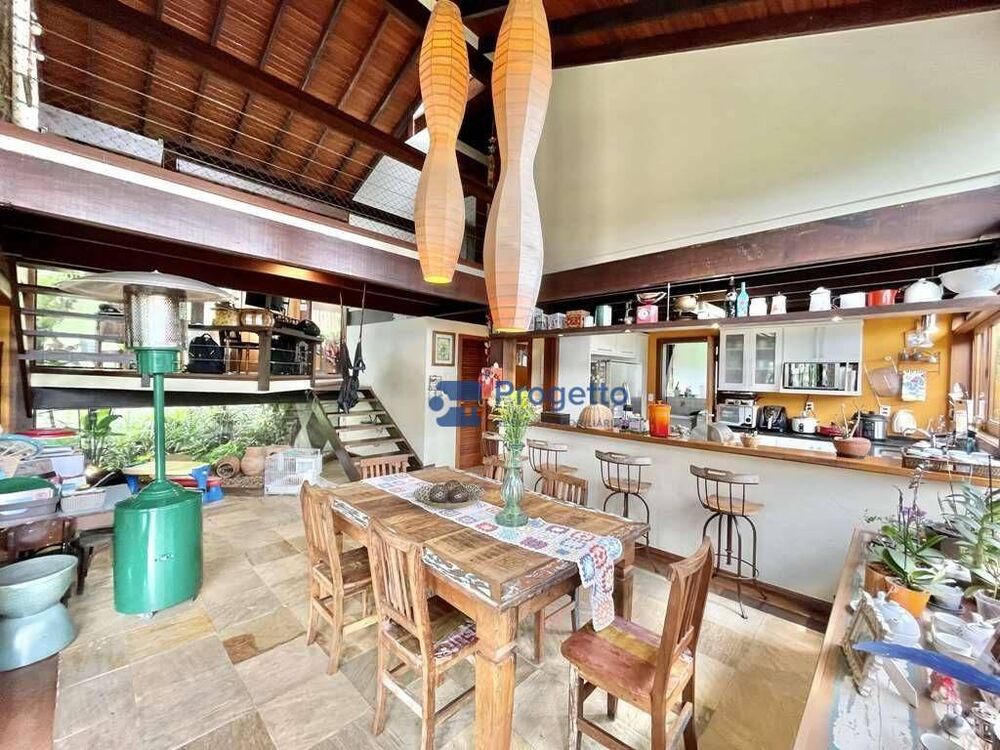 Casa de Condomínio à venda com 4 quartos, 429m² - Foto 1