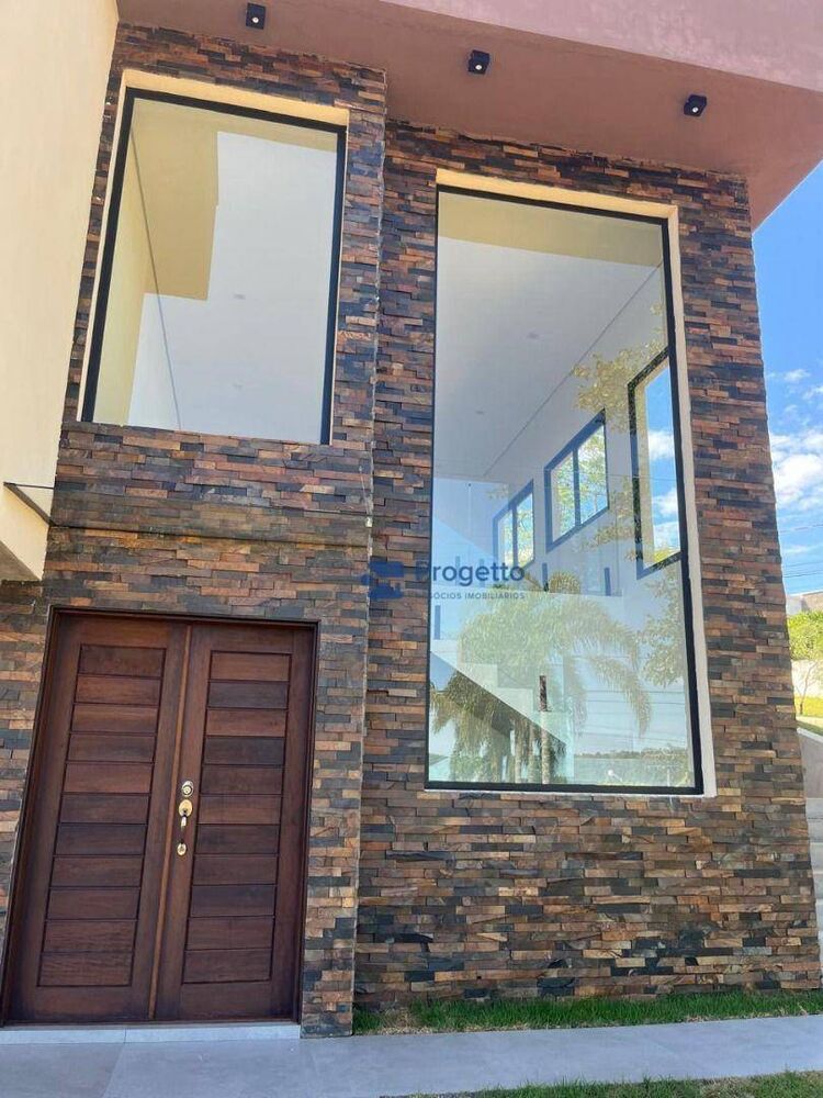 Casa de Condomínio à venda com 3 quartos, 200m² - Foto 1