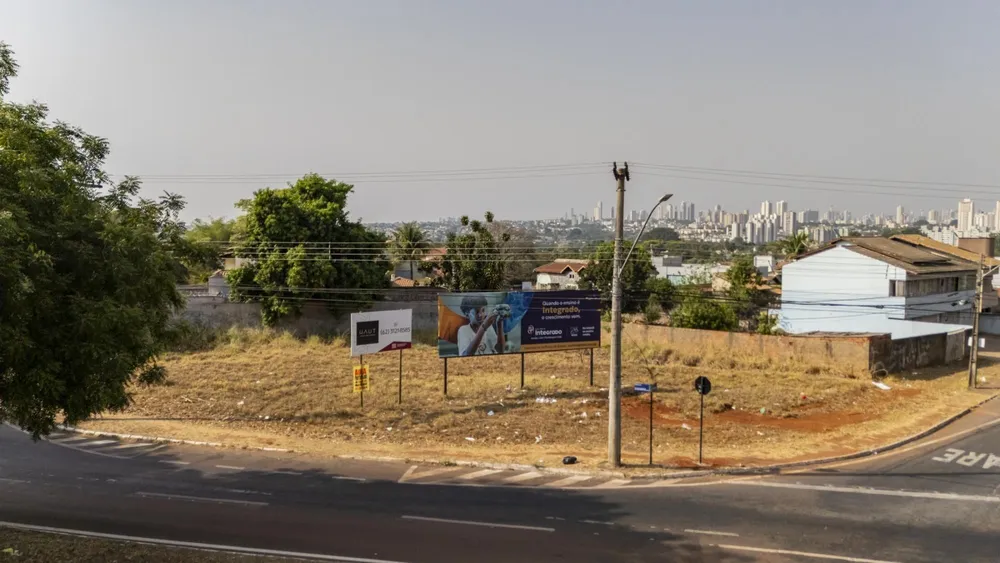 Loteamento e Condomínio, 1050 m² - Foto 2