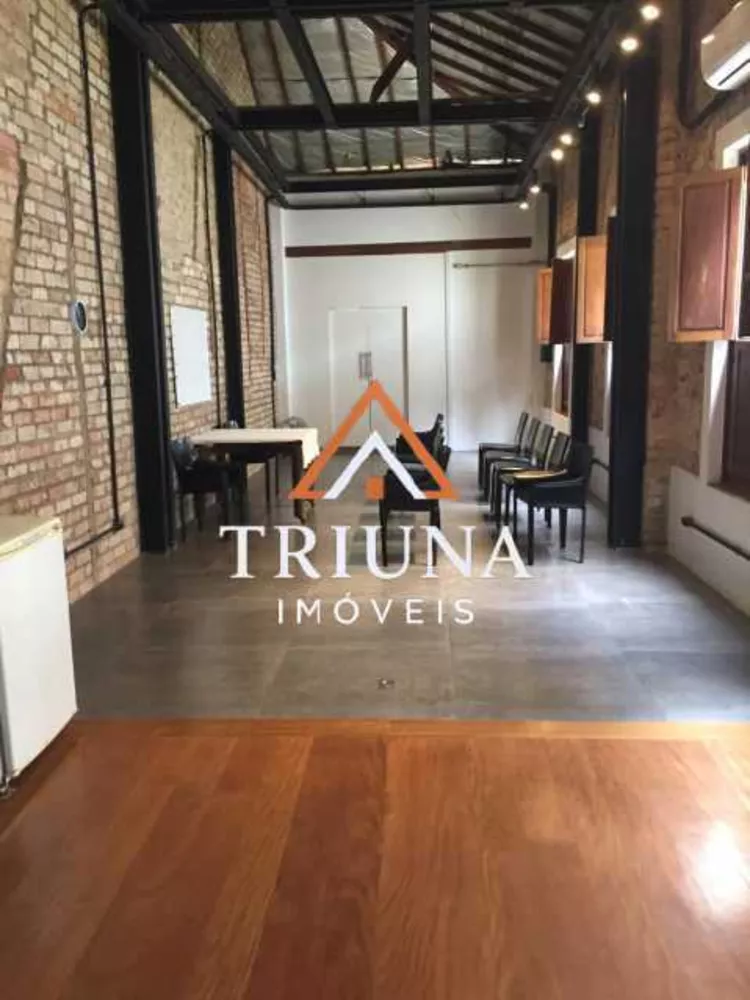 Casa, 4 quartos, 221 m² - Foto 1