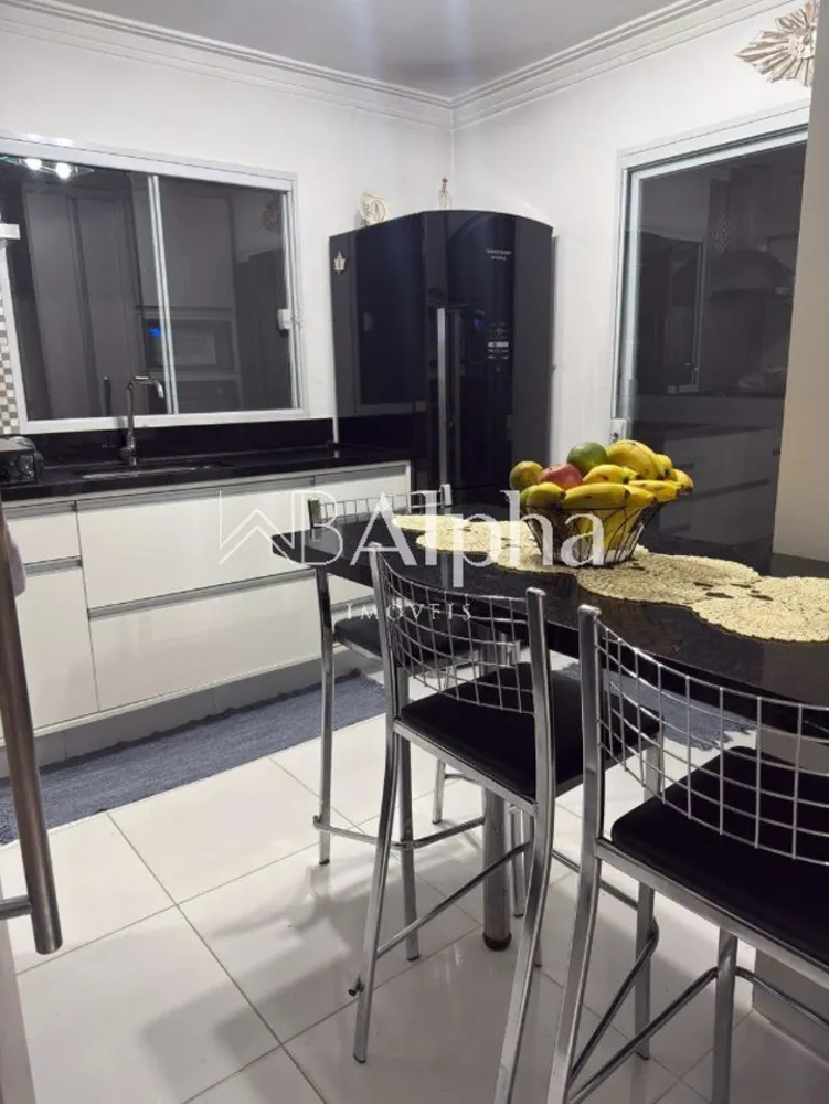 Casa, 4 quartos, 245 m² - Foto 1