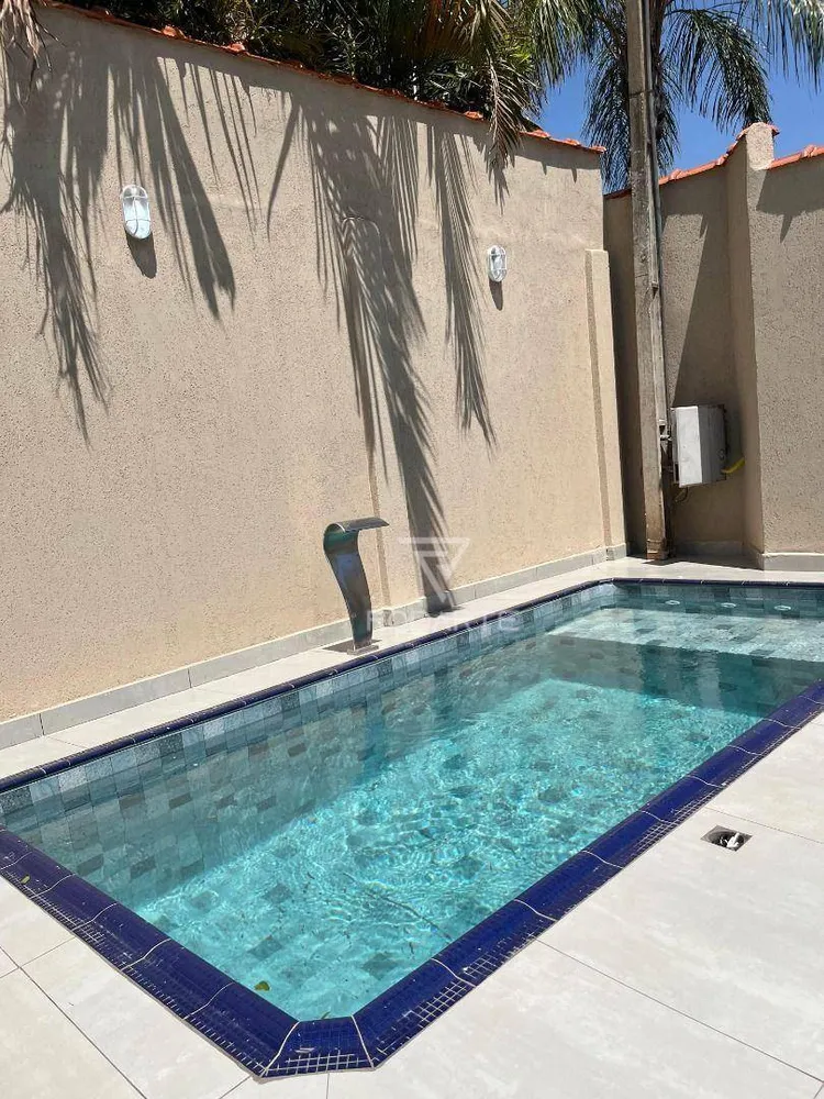 Casa, 3 quartos, 178 m² - Foto 1