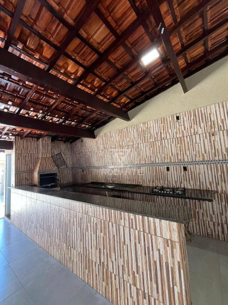 Casa, 3 quartos, 178 m² - Foto 2
