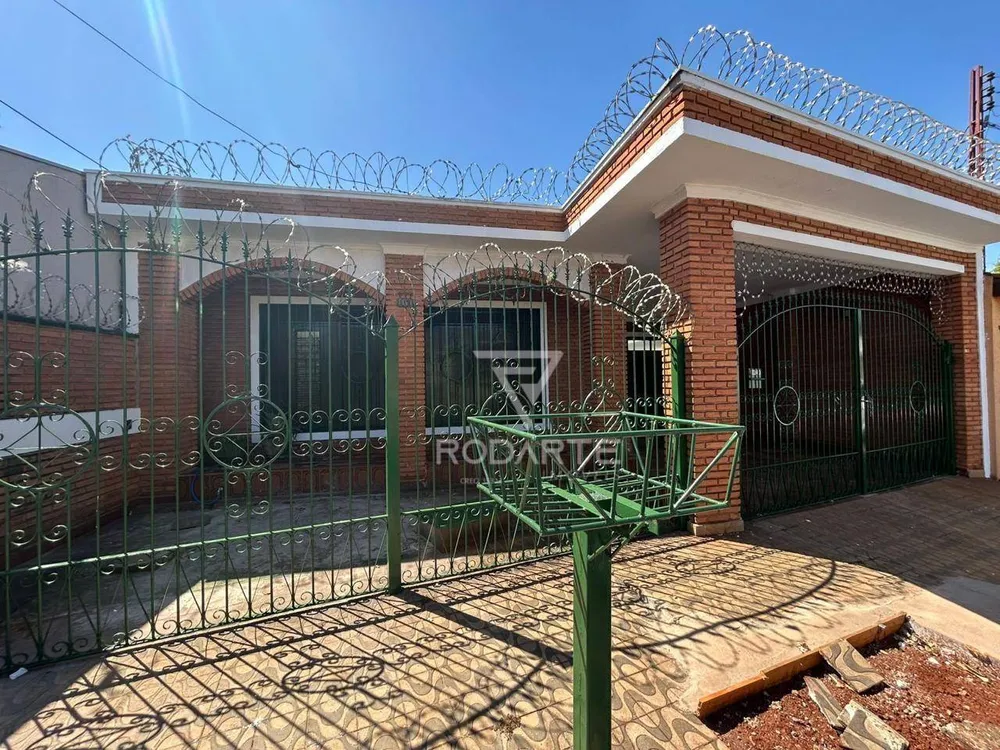 Casa, 3 quartos, 228 m² - Foto 1