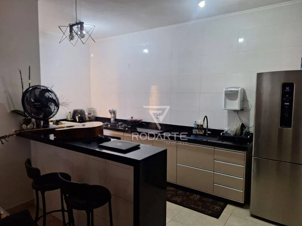 Casa, 3 quartos, 220 m² - Foto 1